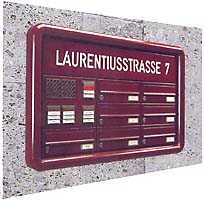 Briefkastenanlage in der Wand montiert
